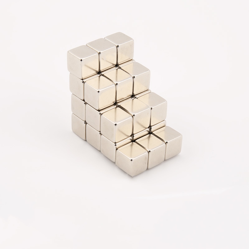 強力な希土類磁石